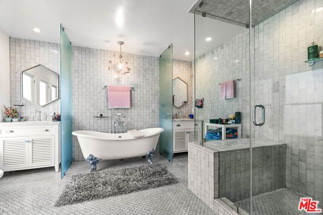 1841 Wellington Road, Los Angeles, CA 90019