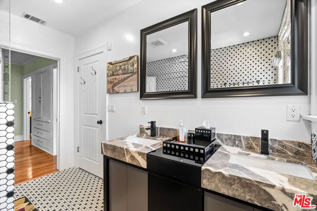 1841 Wellington Road, Los Angeles, CA 90019