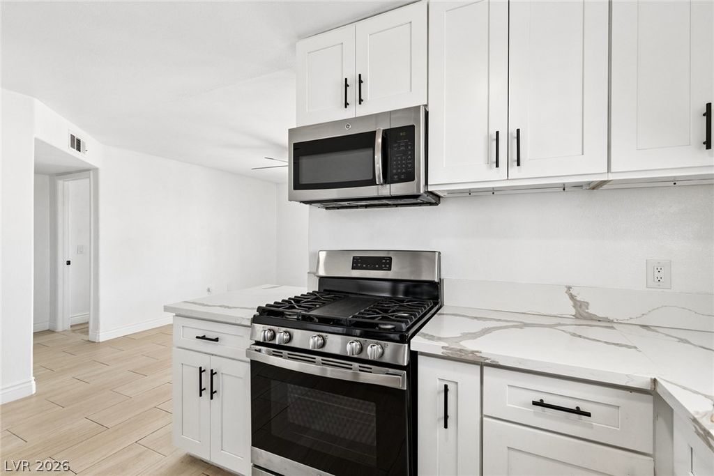3957 Danny Melamed Avenue 201, Las Vegas, NV 89110 — photo 3