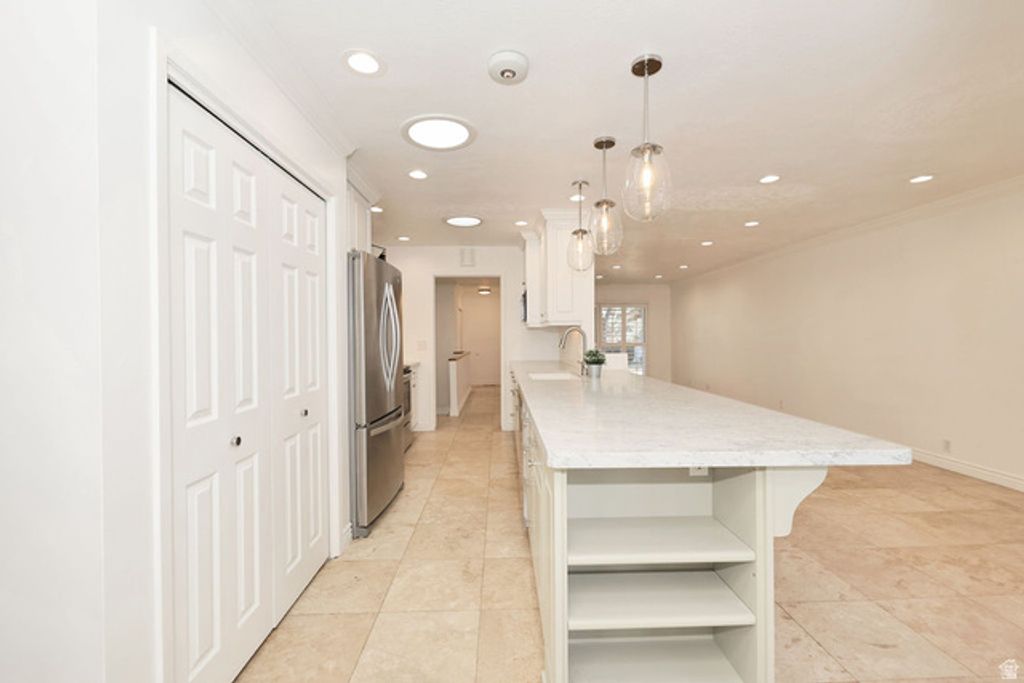 Image 11 of property listing at 4143 S 635 E, Murray, UT 84107