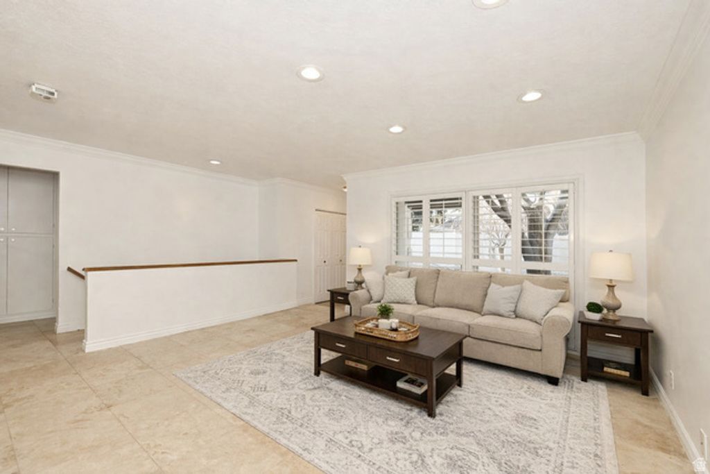 Image 4 of property listing at 4143 S 635 E, Murray, UT 84107