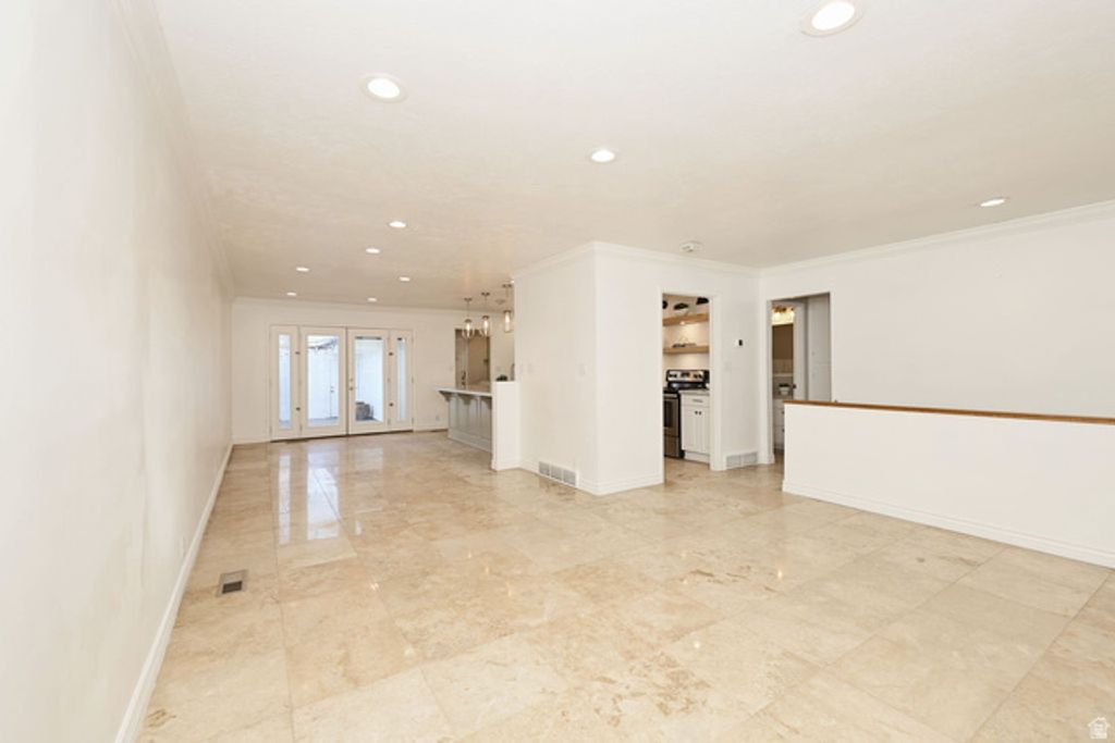 Image 8 of property listing at 4143 S 635 E, Murray, UT 84107