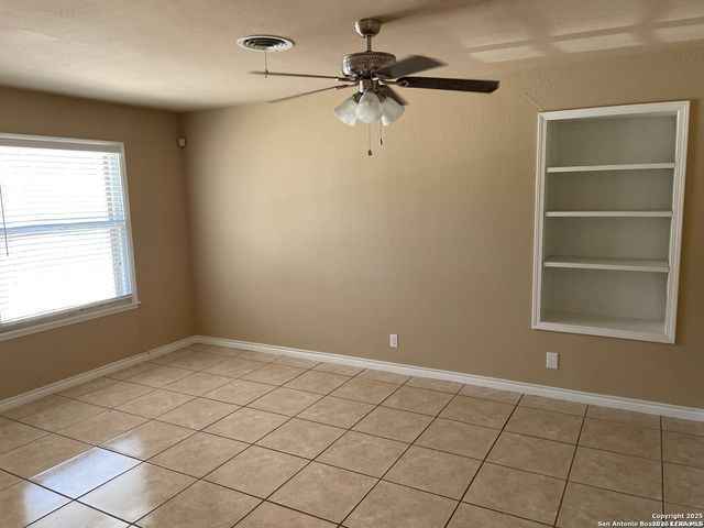 459 Kate Schenck, San Antonio, TX 78223