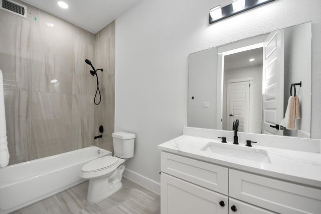 1510 E 31st Street A, Houston, TX 77022