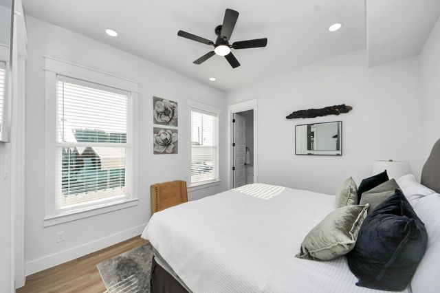1510 E 31st Street A, Houston, TX 77022