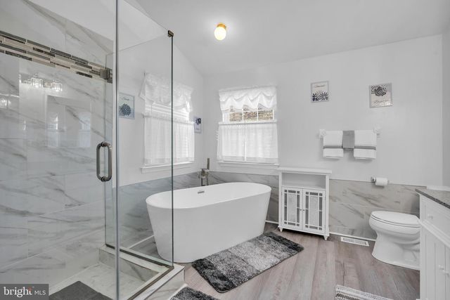 18 KELLY DR, Sicklerville, NJ 08081