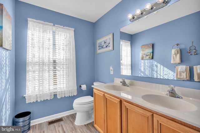 18 KELLY DR, Sicklerville, NJ 08081