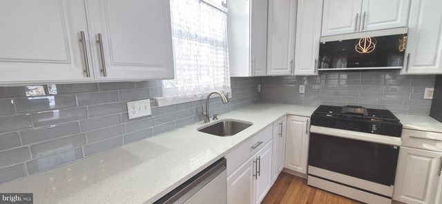 18 KELLY DR, Sicklerville, NJ 08081