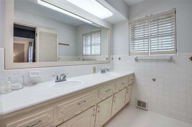 113 Overhill Drive, Waxahachie, TX 75165