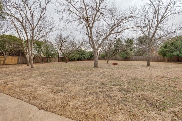 113 Overhill Drive, Waxahachie, TX 75165
