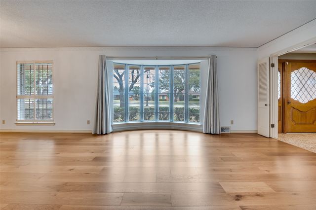 113 Overhill Drive, Waxahachie, TX 75165