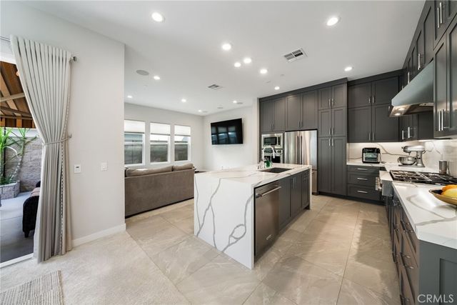 160 Tivoli, Lake Forest, CA 92630