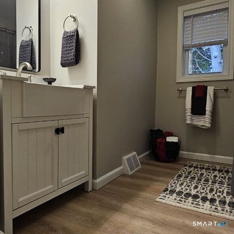 11 Cawley Court, Bristol, CT 06010