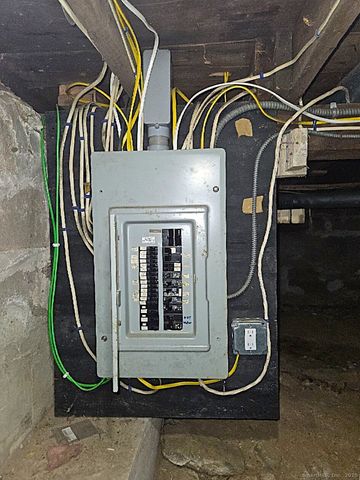 11 Cawley Court, Bristol, CT 06010