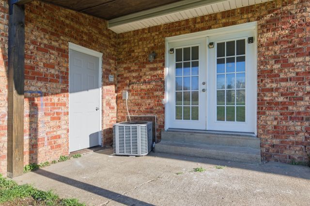 731 McPherson Dr, Nashville, TN 37221