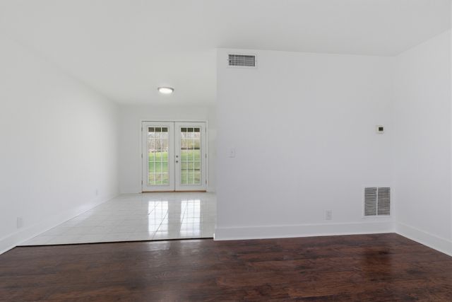 731 McPherson Dr, Nashville, TN 37221