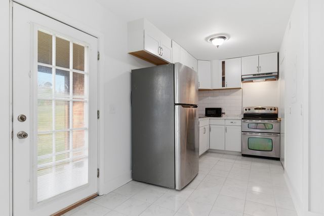 731 McPherson Dr, Nashville, TN 37221