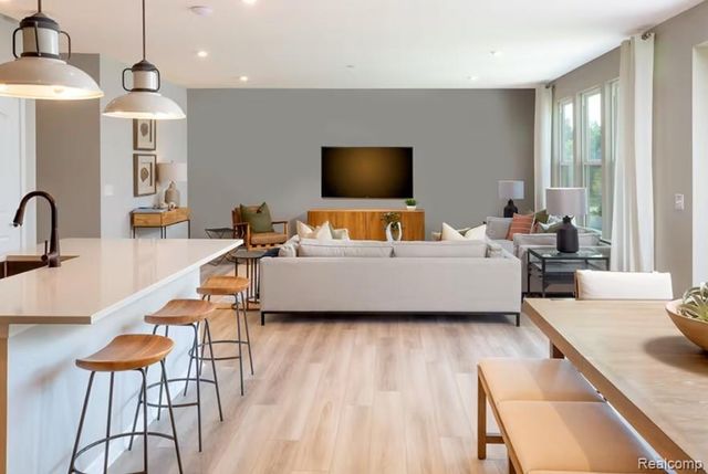 2751 Dunes Court, Milford, MI 48381