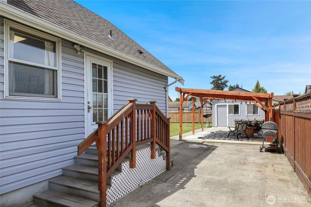 710 2nd Street SW, Puyallup, WA 98371