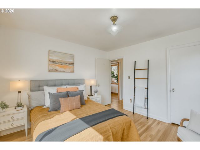 7645 Se LINCOLN St, Portland, OR 97215