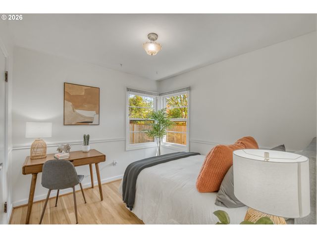 7645 Se LINCOLN St, Portland, OR 97215