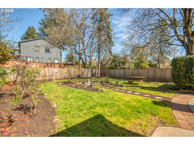 7645 Se LINCOLN St, Portland, OR 97215
