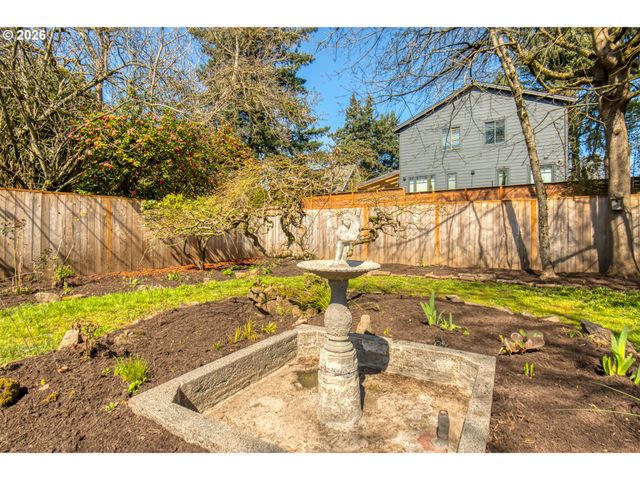 7645 Se LINCOLN St, Portland, OR 97215