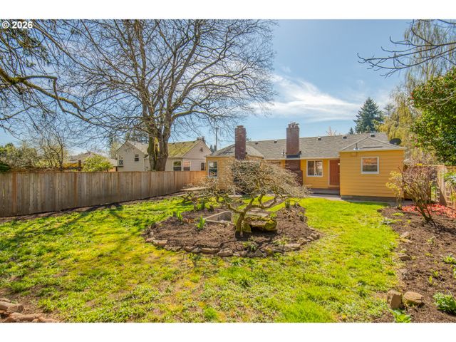 7645 Se LINCOLN St, Portland, OR 97215