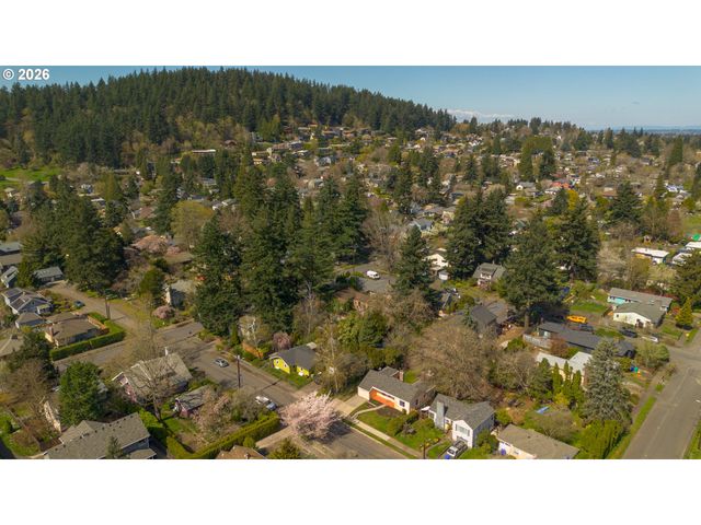 7645 Se LINCOLN St, Portland, OR 97215