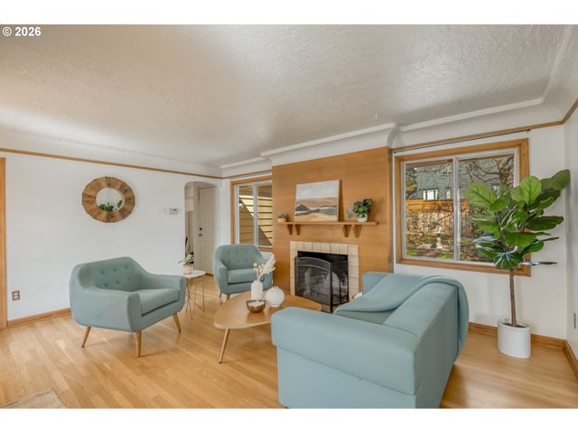 7645 Se LINCOLN St, Portland, OR 97215