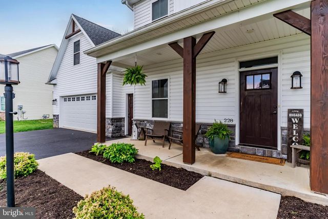 228 PARKWAY DRIVE, Mount Holly Springs, PA 17065