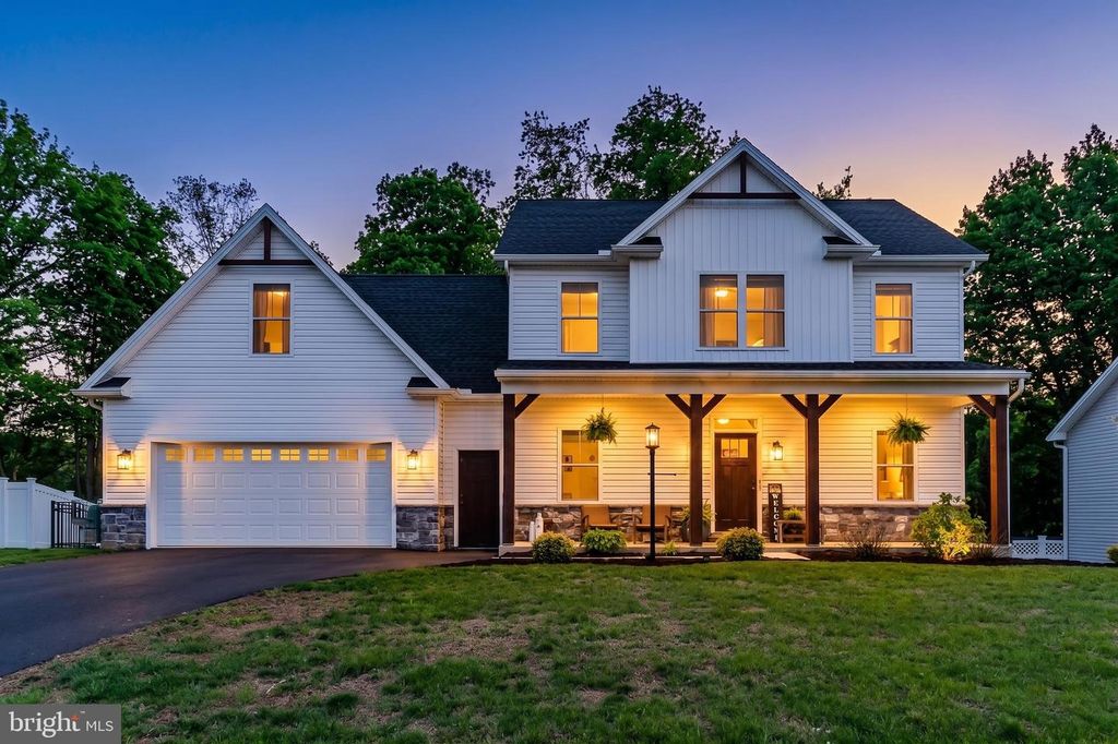 228 PARKWAY DRIVE, Mount Holly Springs, PA 17065