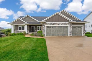 3004 Forrest Meadow Lane, Hiawatha, IA 52233