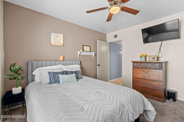 8916 E Palms Park Drive, Tucson, AZ 85715