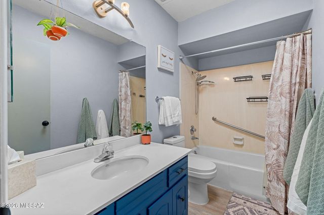 8916 E Palms Park Drive, Tucson, AZ 85715