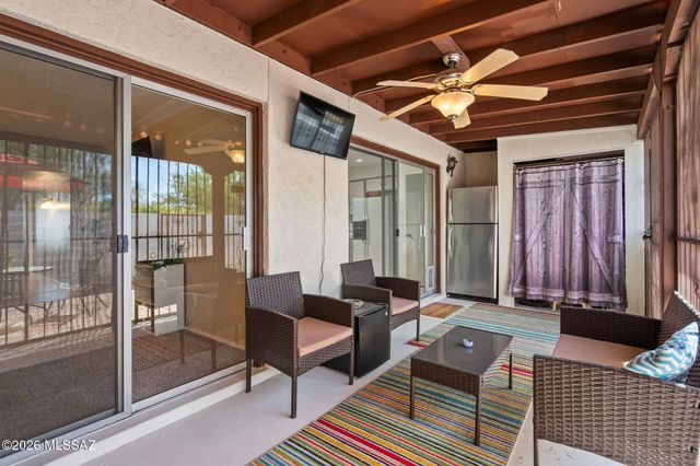 8916 E Palms Park Drive, Tucson, AZ 85715