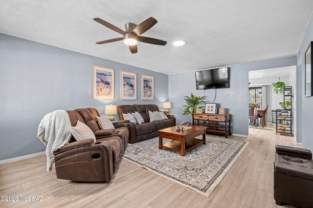 8916 E Palms Park Drive, Tucson, AZ 85715