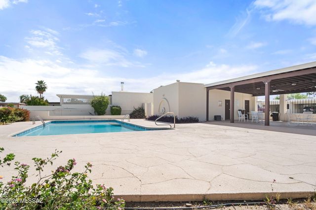 8916 E Palms Park Drive, Tucson, AZ 85715