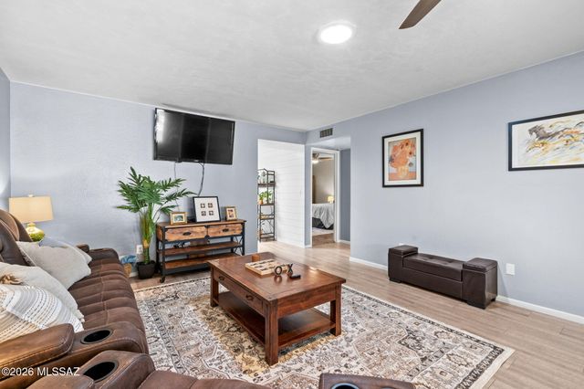 8916 E Palms Park Drive, Tucson, AZ 85715