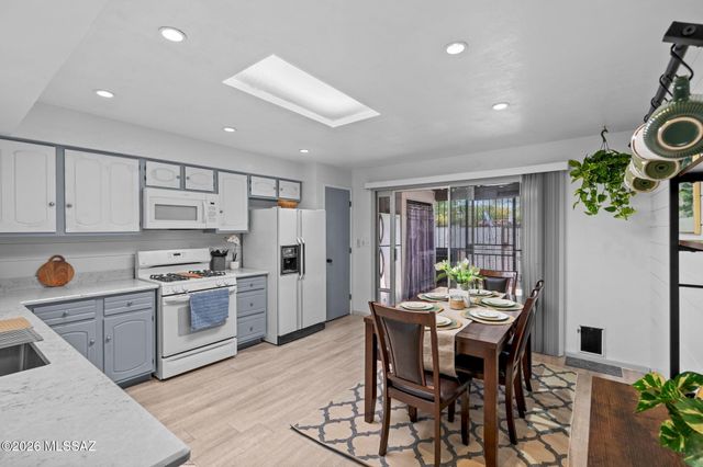 8916 E Palms Park Drive, Tucson, AZ 85715