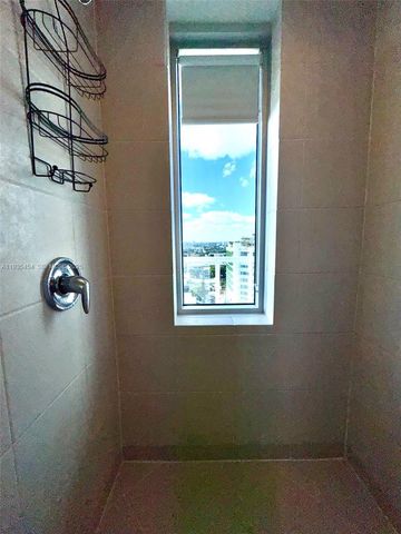 185 SW 7th St 1402, Miami, FL 33130