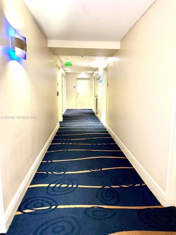 185 SW 7th St 1402, Miami, FL 33130