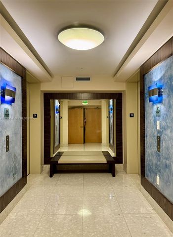 185 SW 7th St 1402, Miami, FL 33130