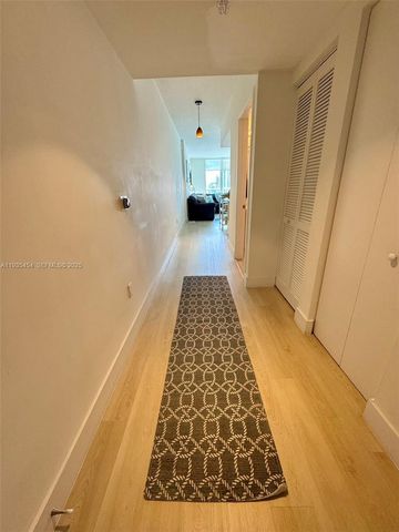 185 SW 7th St 1402, Miami, FL 33130