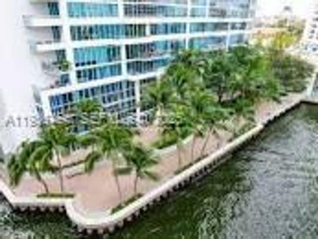 185 SW 7th St 1402, Miami, FL 33130