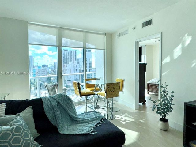 185 SW 7th St 1402, Miami, FL 33130