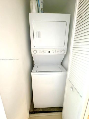 185 SW 7th St 1402, Miami, FL 33130