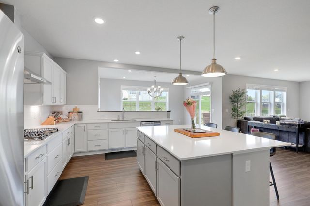 6332 Apple Court, Inver Grove Heights, MN 55077