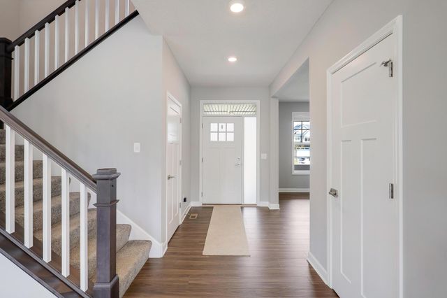 6332 Apple Court, Inver Grove Heights, MN 55077