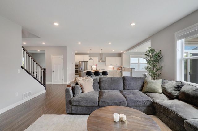 6332 Apple Court, Inver Grove Heights, MN 55077